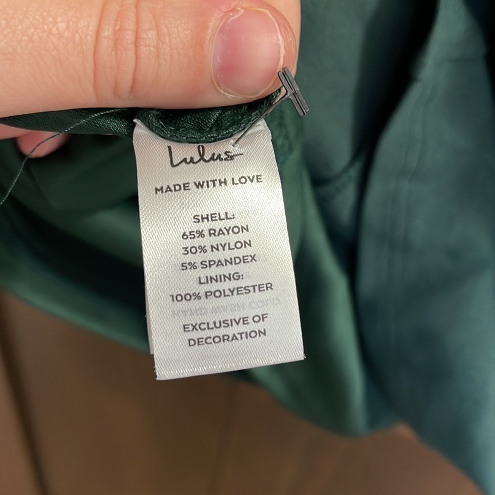 Lulu’s She's Extra Emerald Green Pearl Strap Bodycon Mini Dress Size Medium - Picture 9 of 10